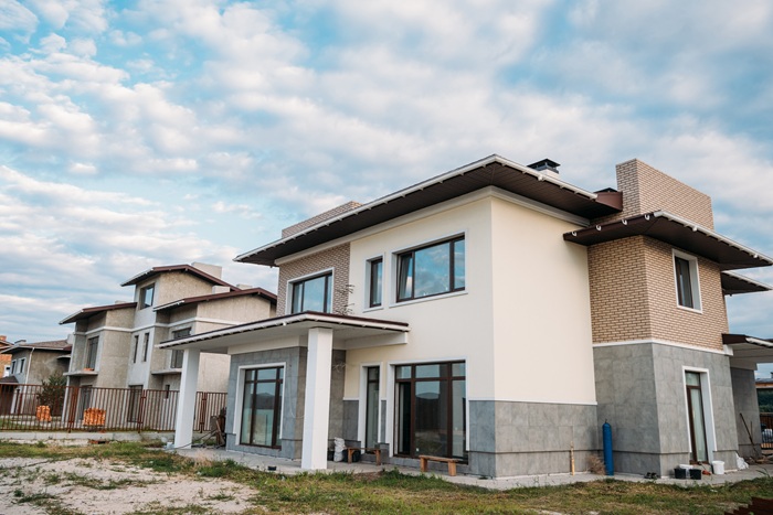 Detached home with a large lawn
